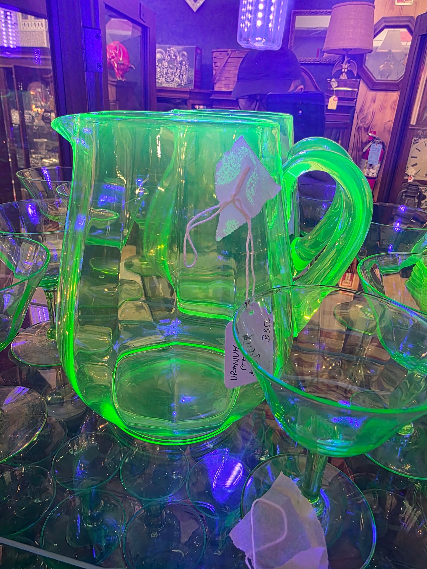 Uranium pitcher