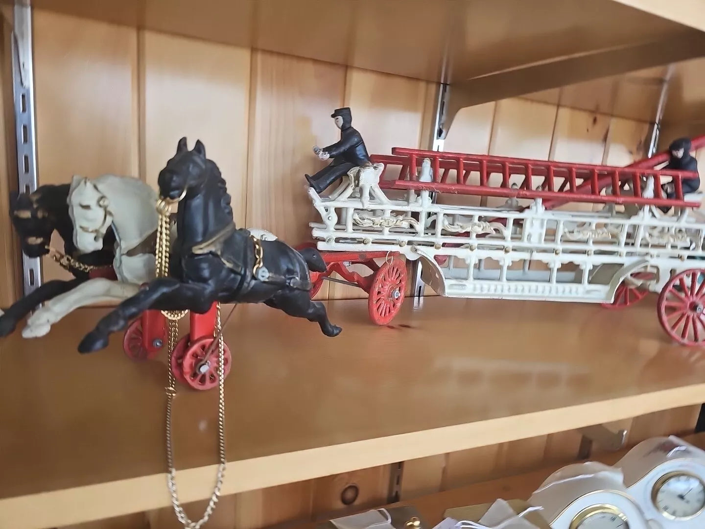 Vintage Cast Iron 3 Horse Drawn 31” Hook & Ladder Fire Engine-3 Ladders 2 Figur.