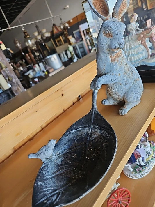Rabbit Bunny And Leaf Bird Feeder Garden Sculpture Statue Cast Iron