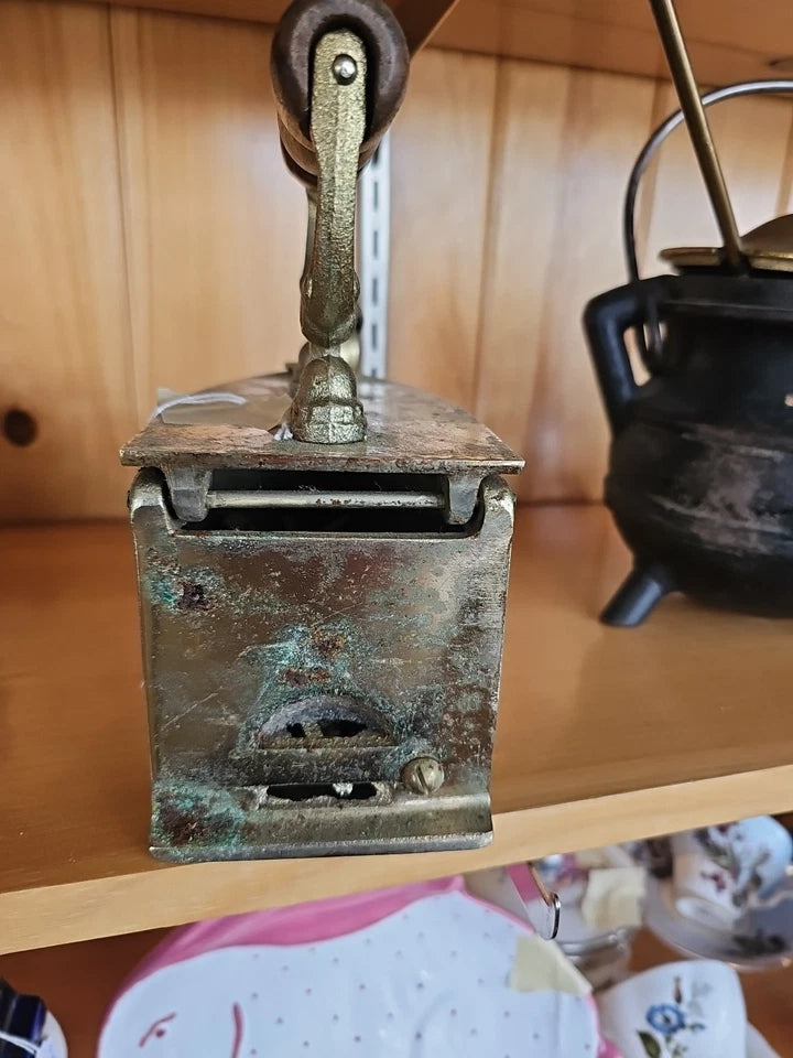 RARE LATE 19TH C AMERICAN ANTIQUE LG COAL SAD IRON, W/WOOD HANDLE/BRASS LOCK