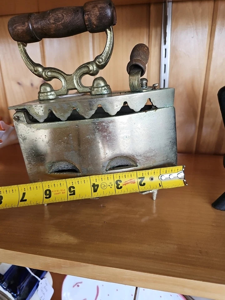 RARE LATE 19TH C AMERICAN ANTIQUE LG COAL SAD IRON, W/WOOD HANDLE/BRASS LOCK