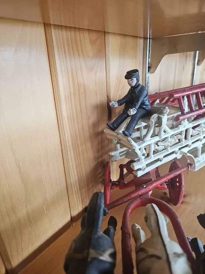 Vintage Cast Iron 3 Horse Drawn 31” Hook & Ladder Fire Engine-3 Ladders 2 Figur.