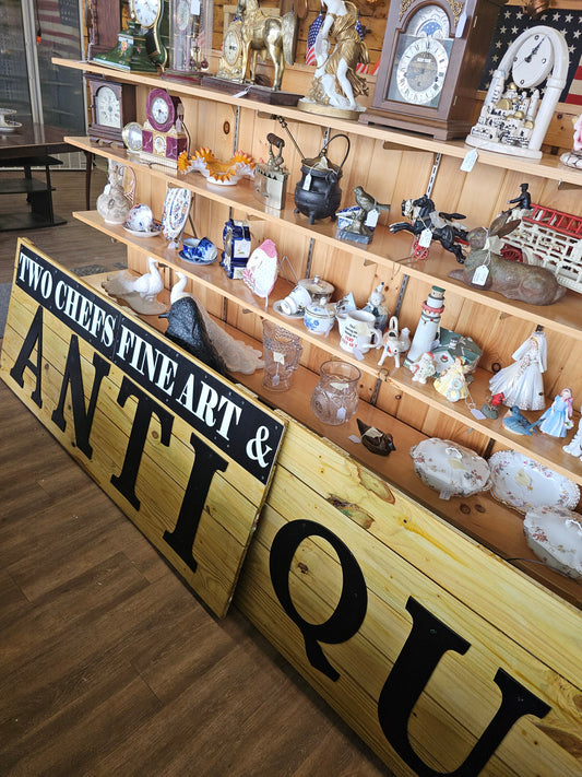 Our 5.000 s feet Art&Antiques Gallery!